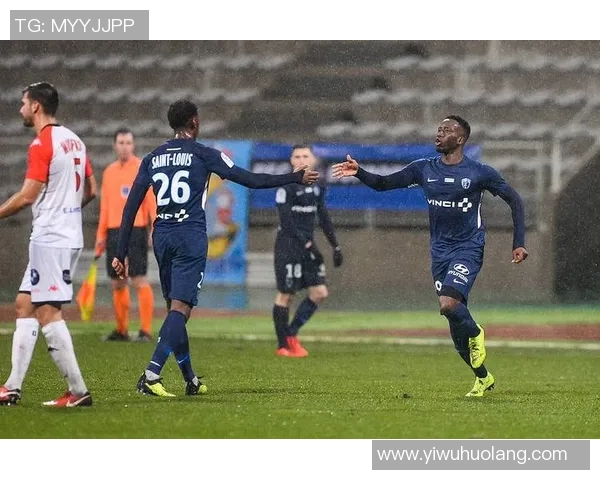 2018年鹿岛鹿角与横滨水手的精彩对决回顾与分析