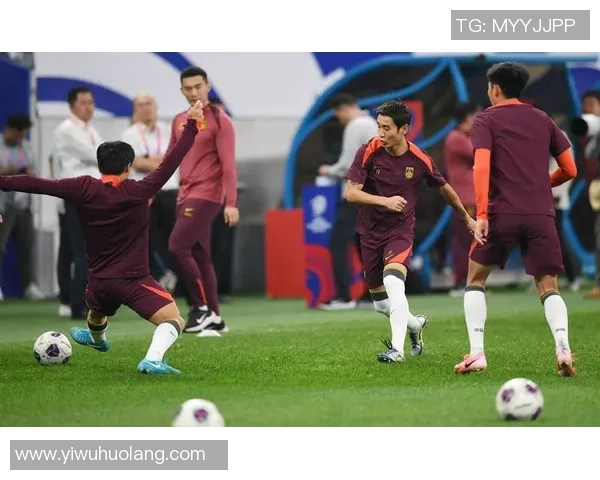 中国足球迎战印尼队全力争胜展现实力与团队精神