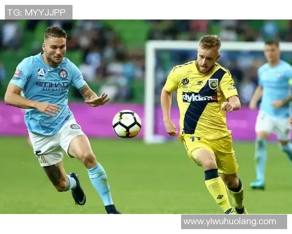 墨尔本胜利与川倚前锋的激烈对决展现足球魅力与团队精神